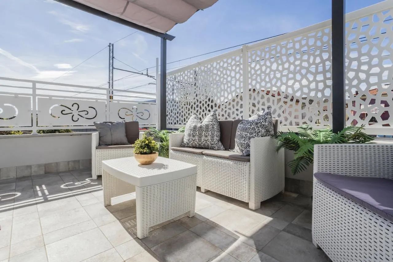 New - Al Mare - Terrazzo - Free Parking - Apartment Riccione